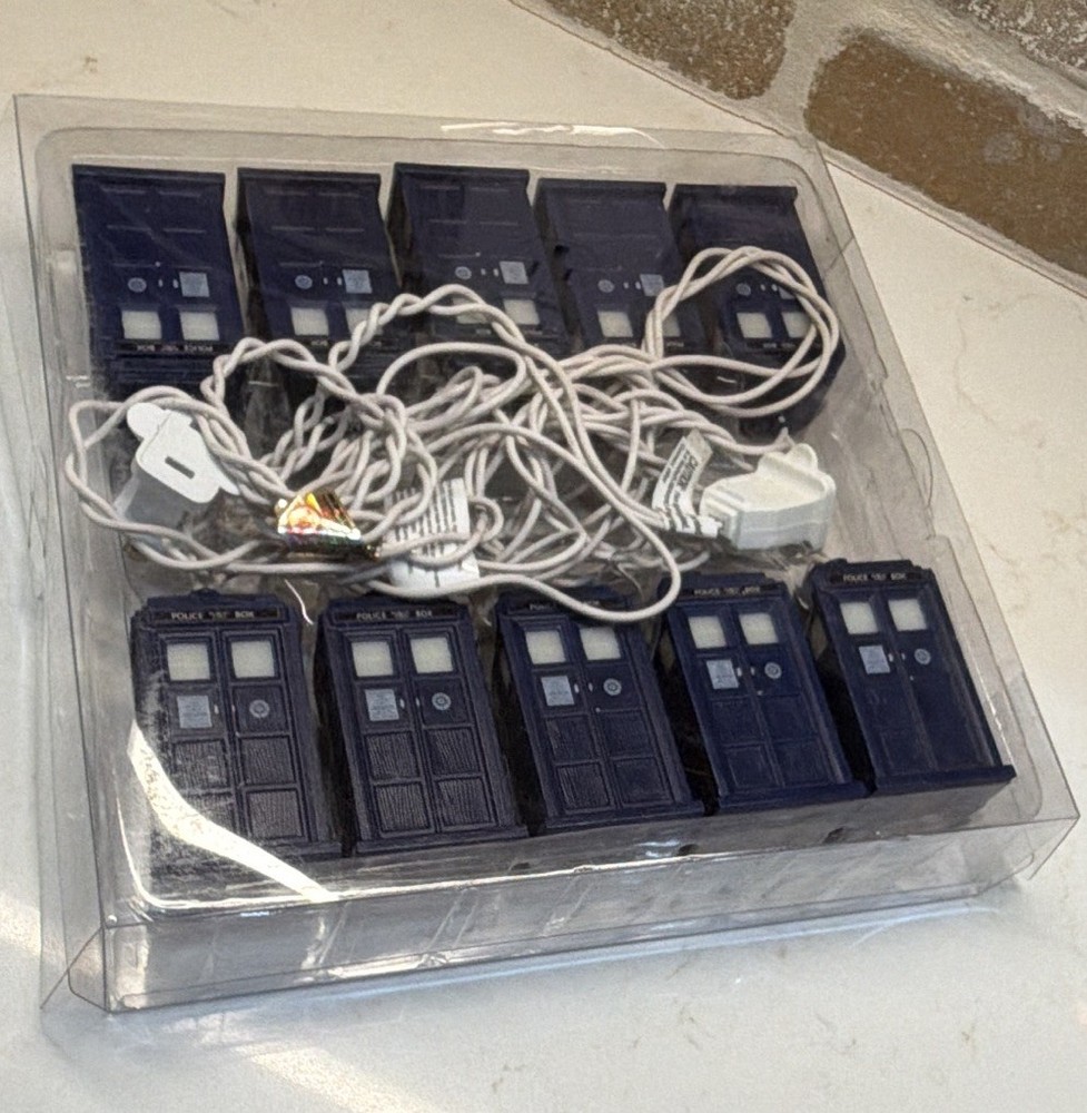 LED Warm White TARDIS String Lights Wall Plug-In, Blue Plastic, White Cord