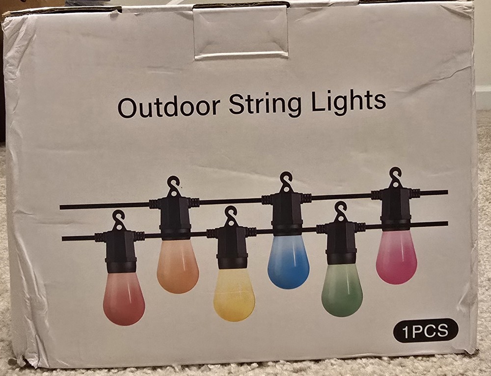 Outdoor String multi color lights, 16 Plastic Bulbs, Brand New In Box!